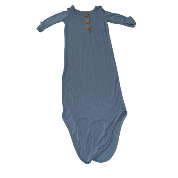 Caden Lane Bamboo Knot Gown Sleeper Size 0-3 months Dust Blue - Picture 1 of 6